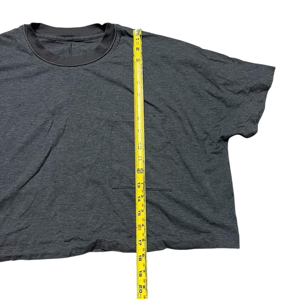 Lululemon Athletics Crop Top Front Pocket Charcoal Gray Activewear Size L - Picture 5 of 5